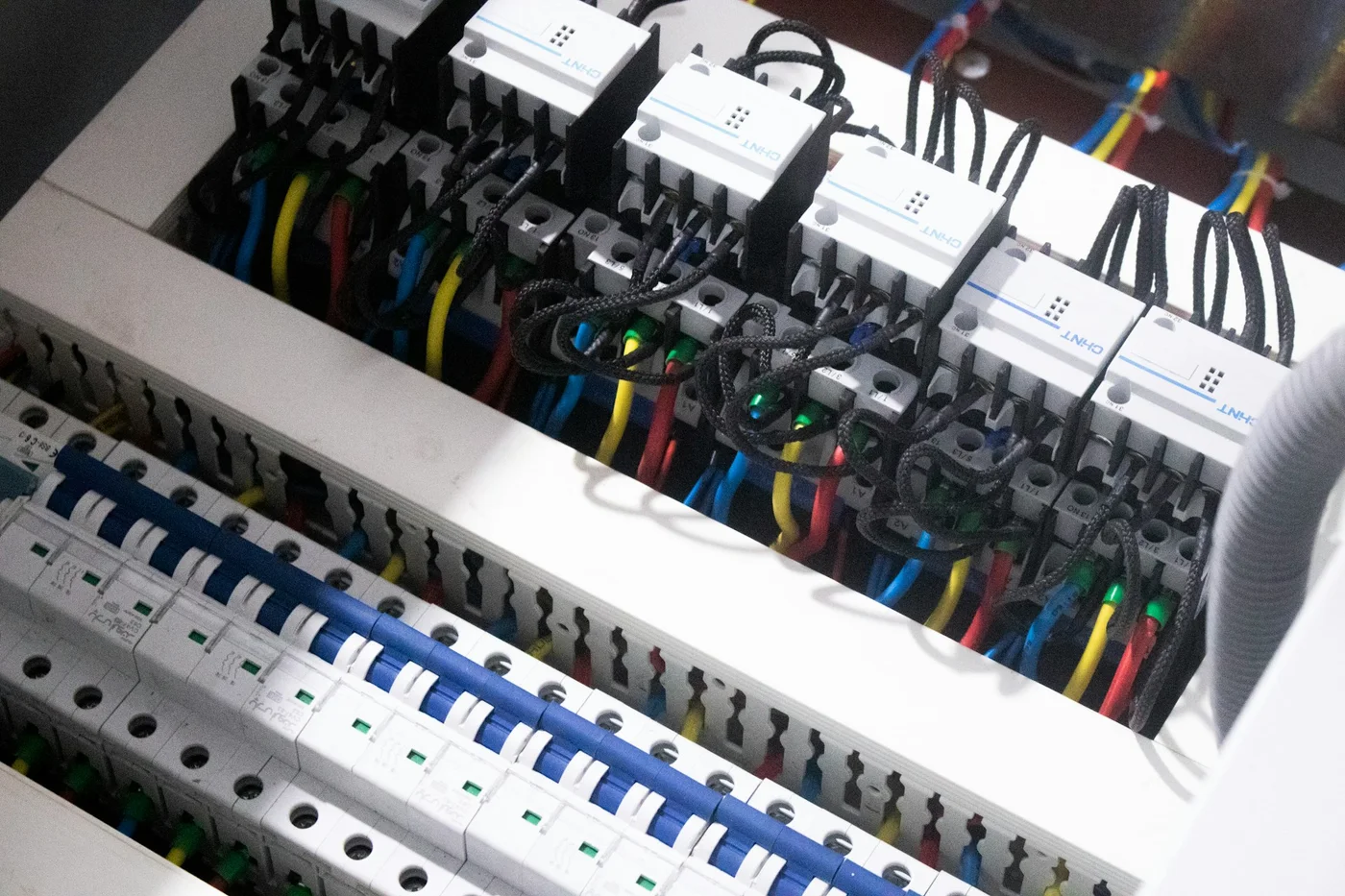 Electrical circuits and protection devices inside a consumer unit